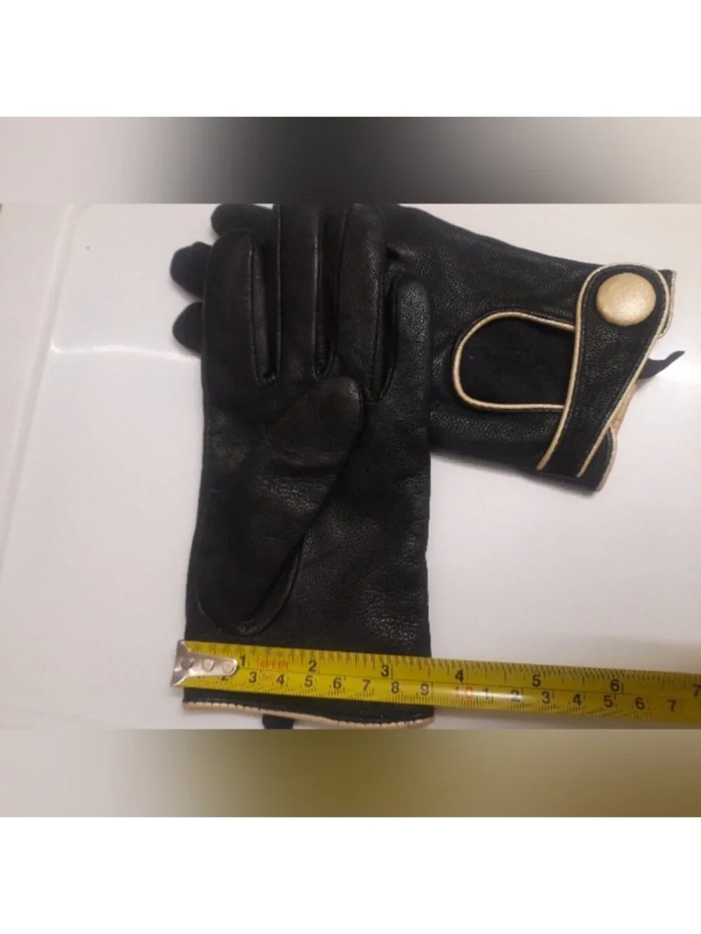 Perin Collection - Black Leather Gloves - Size: 7.5